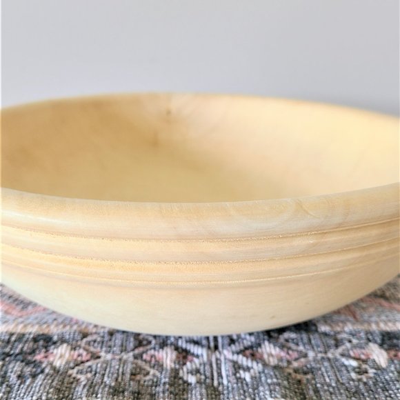 Hand made maple fruit or salad bowl. Signed by Artist. - Picture 5 of 8